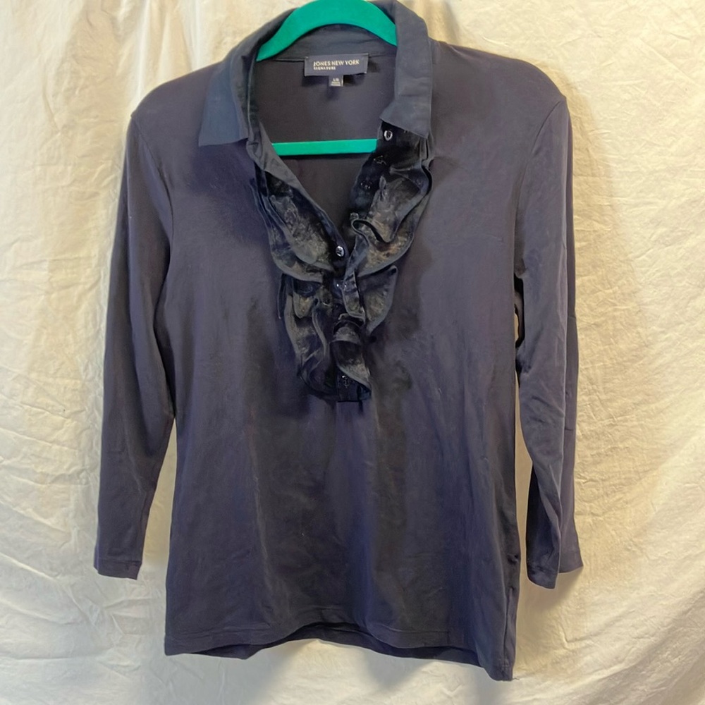 Jones New York wms L navy Blue Ruffled Blouse with Polo Collar and 3/4 Sleeves